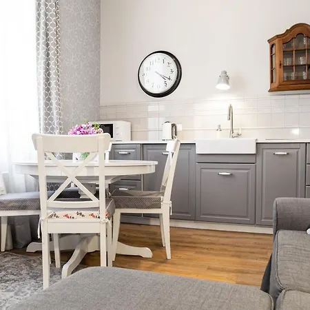 HOUSEHOST Apartment :Zacisze Street-2